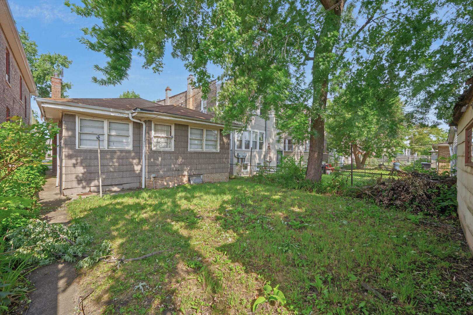 833 N Keeler Avenue