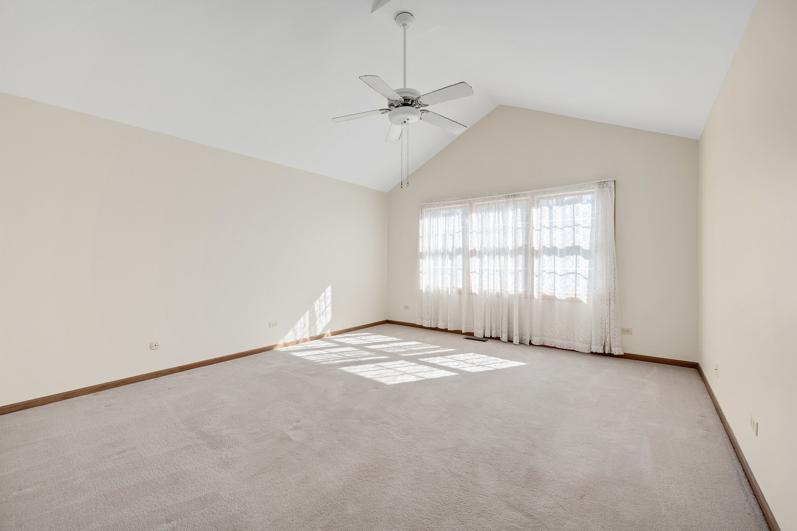 1015 Claremont Drive Unit: 1015