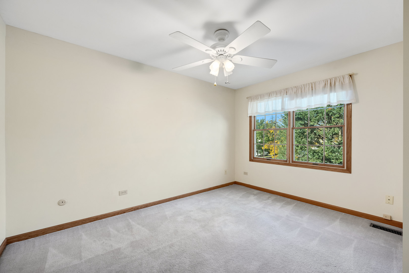 1015 Claremont Drive Unit: 1015