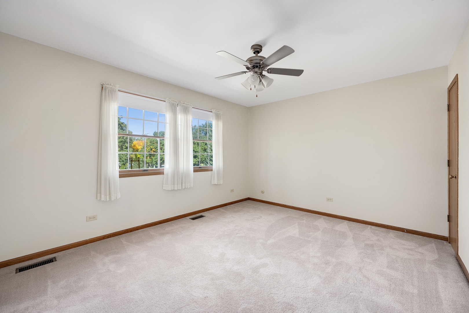 1015 Claremont Drive Unit: 1015