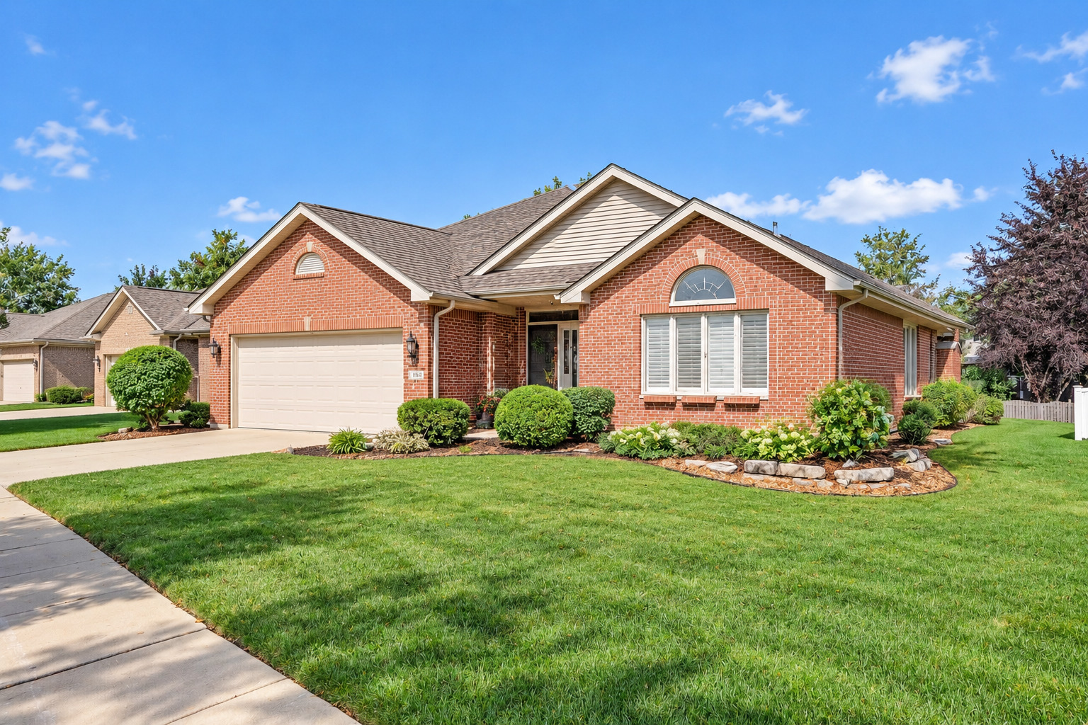 1540 HILLCREST Lane