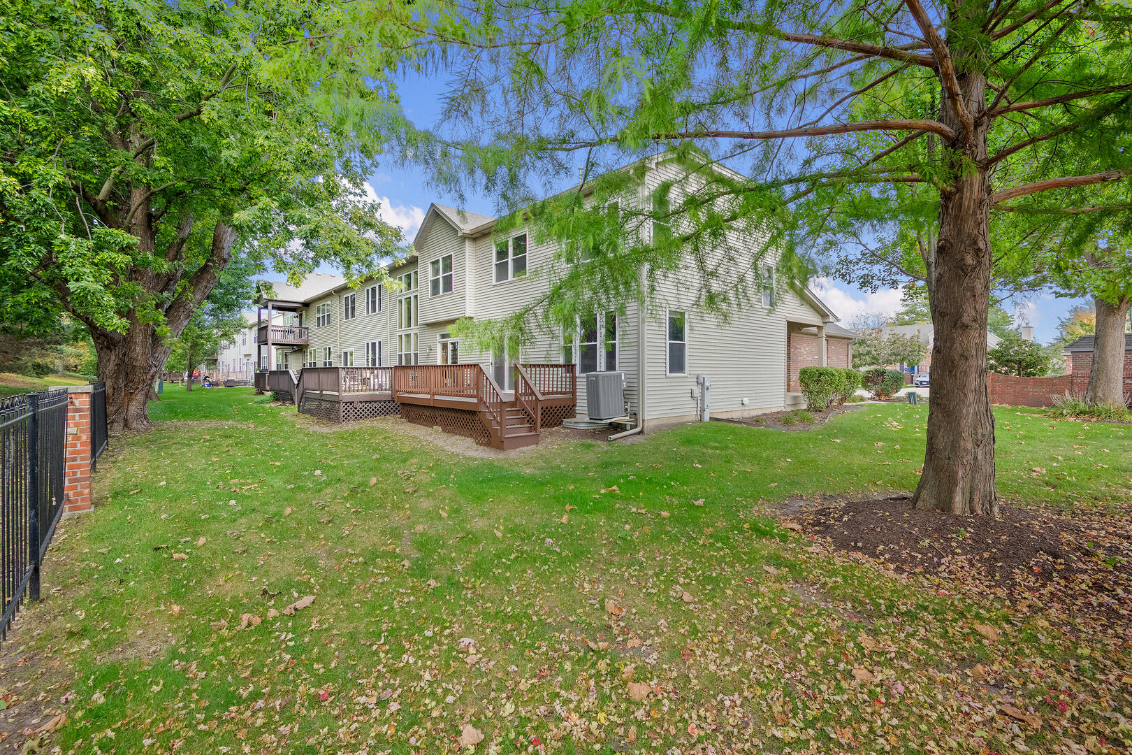 1200 Oakleaf Court