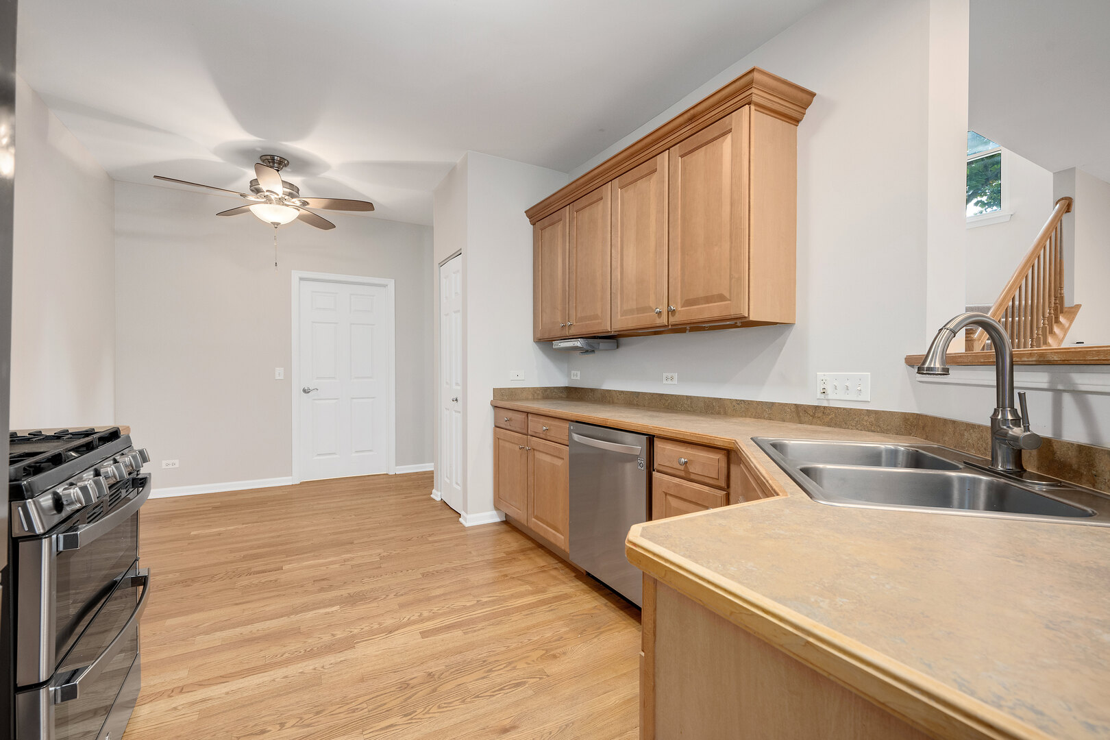 1200 Oakleaf Court