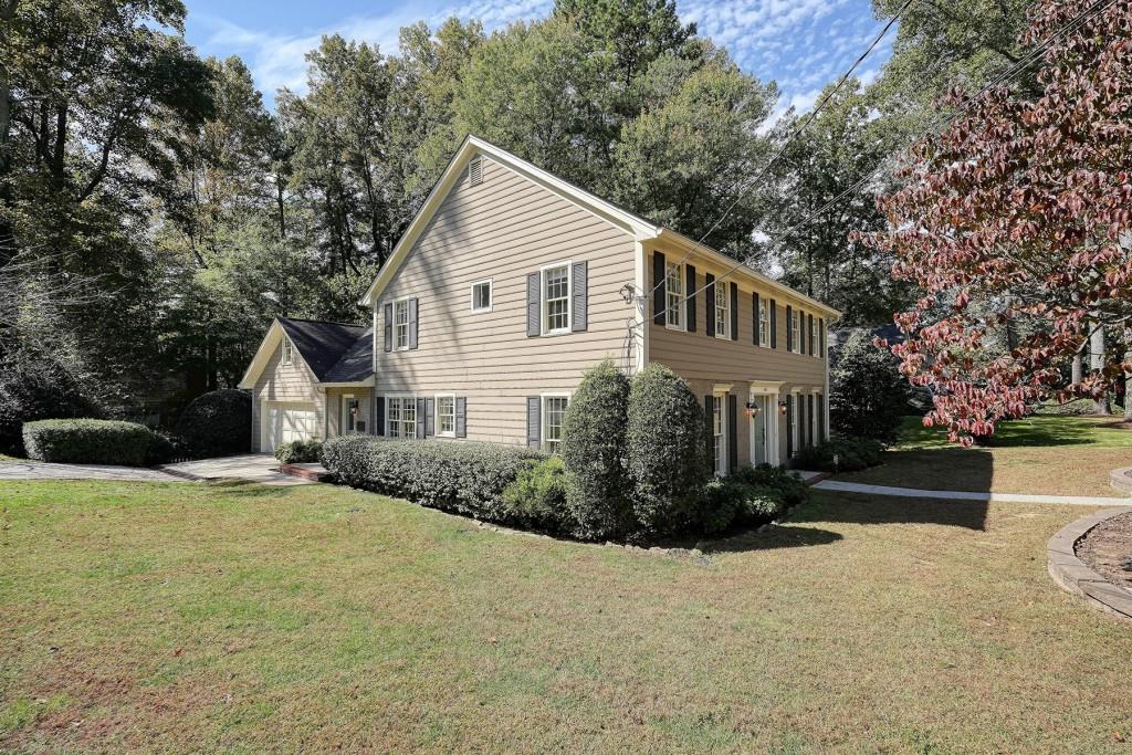 5561 Woodsong Trail