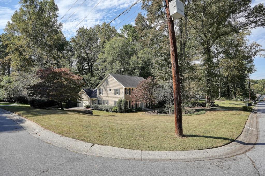 5561 Woodsong Trail