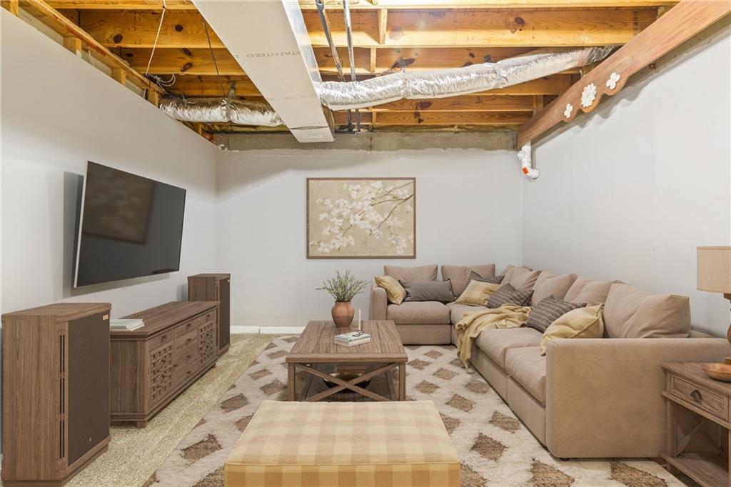 1021 Oak Way