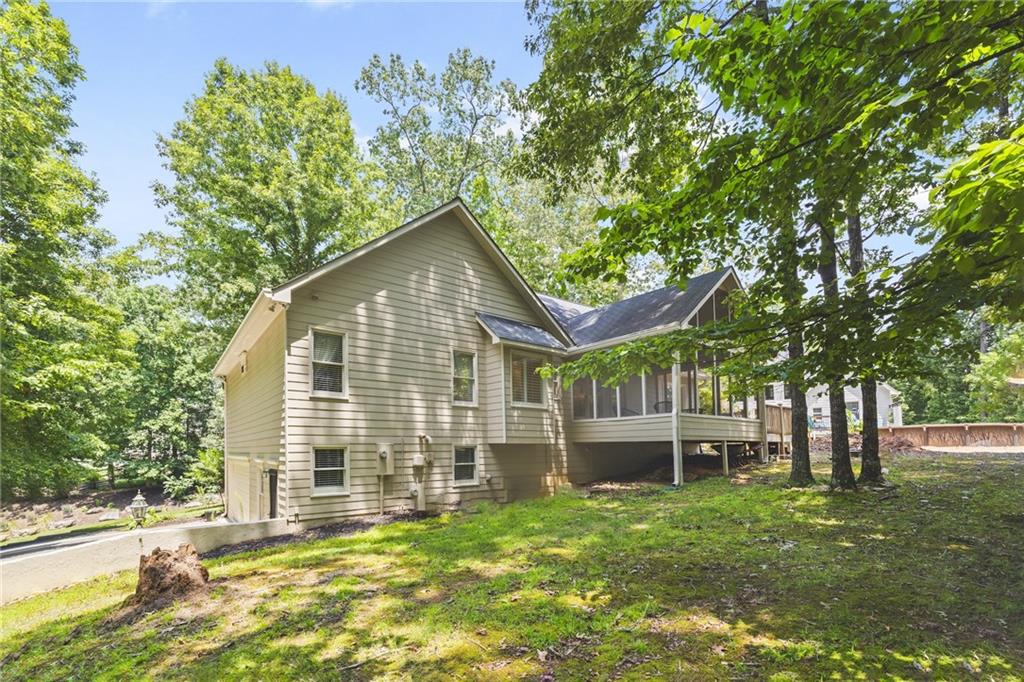 1021 Oak Way