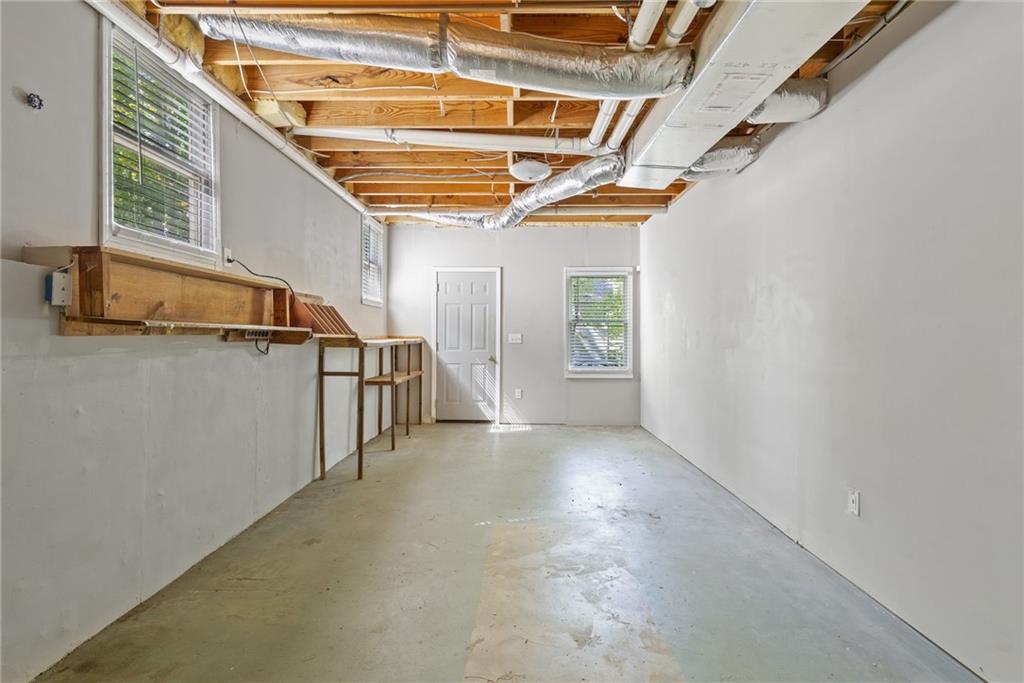 1021 Oak Way