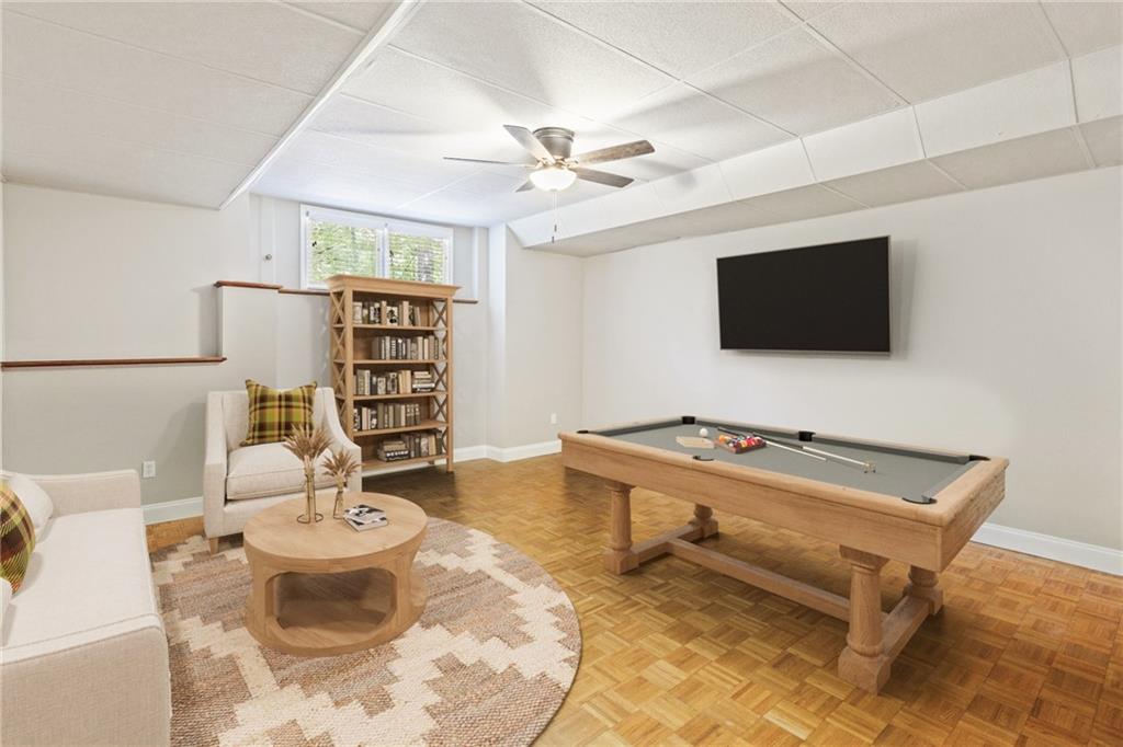 1021 Oak Way