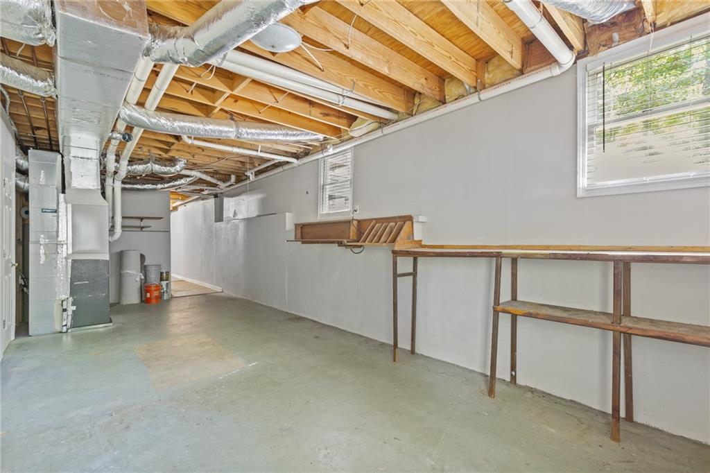 1021 Oak Way