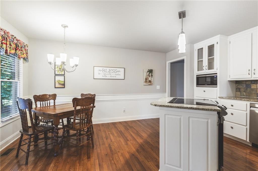 1021 Oak Way