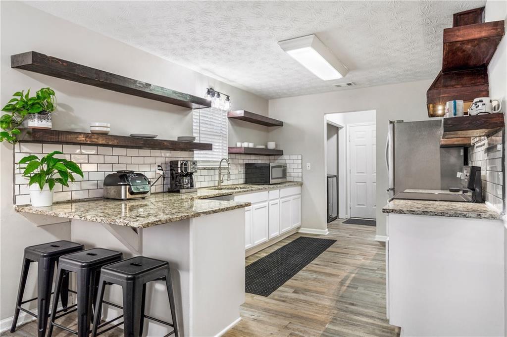 5051 Cliff Top Drive