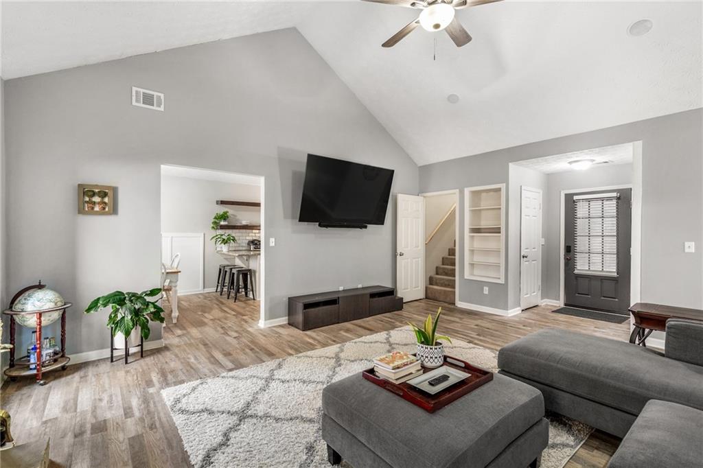 5051 Cliff Top Drive