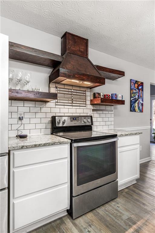 5051 Cliff Top Drive