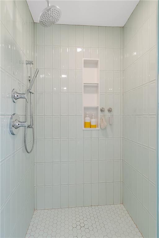 7155 Roswell Road Unit 16