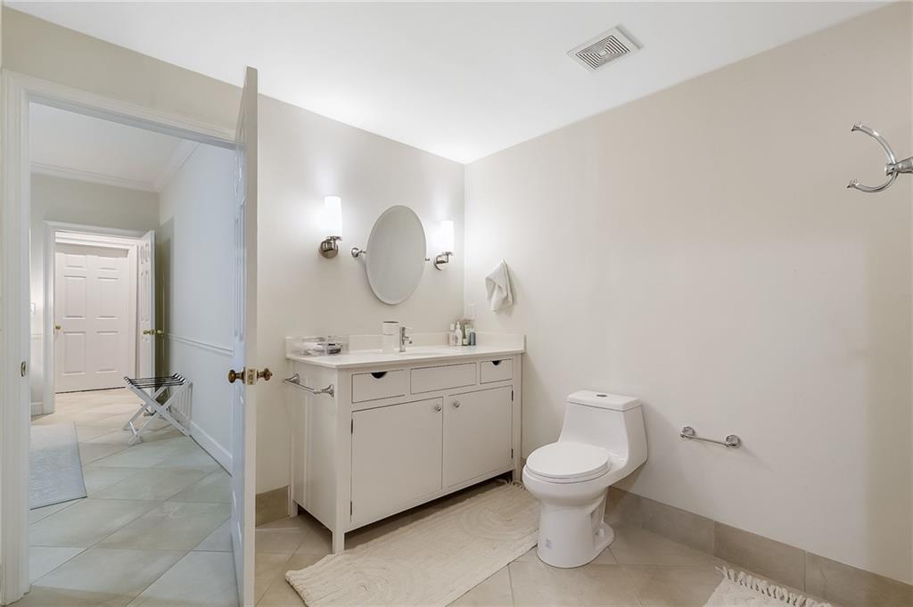 7155 Roswell Road Unit 16