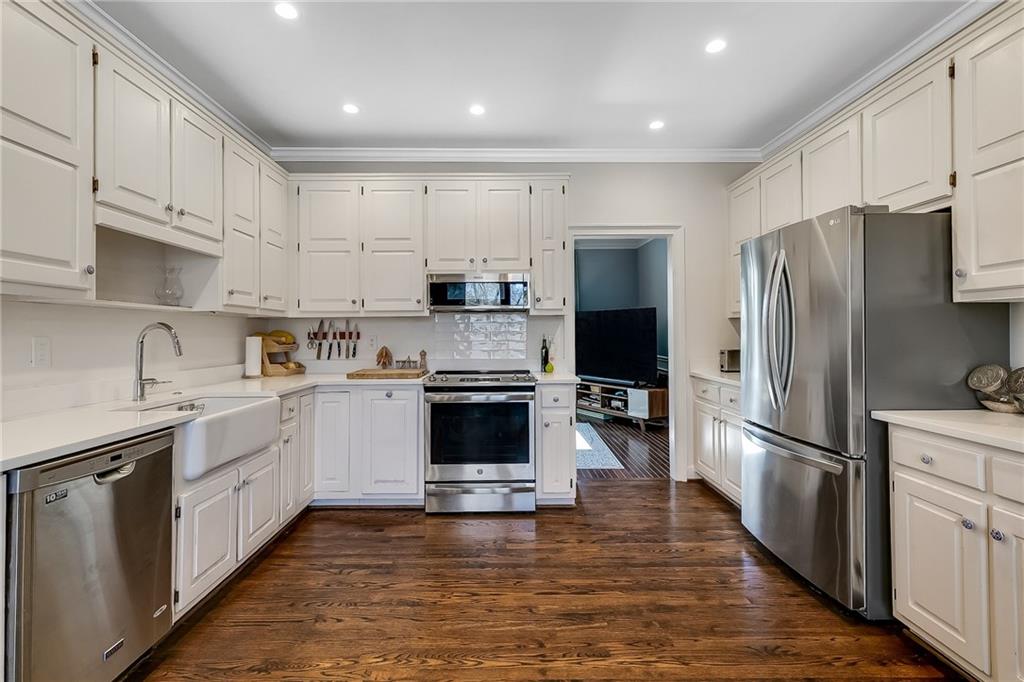 7155 Roswell Road Unit 16