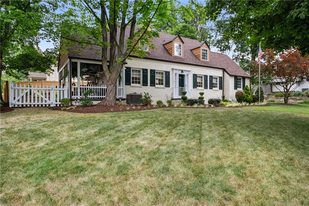 1301 Center Ave