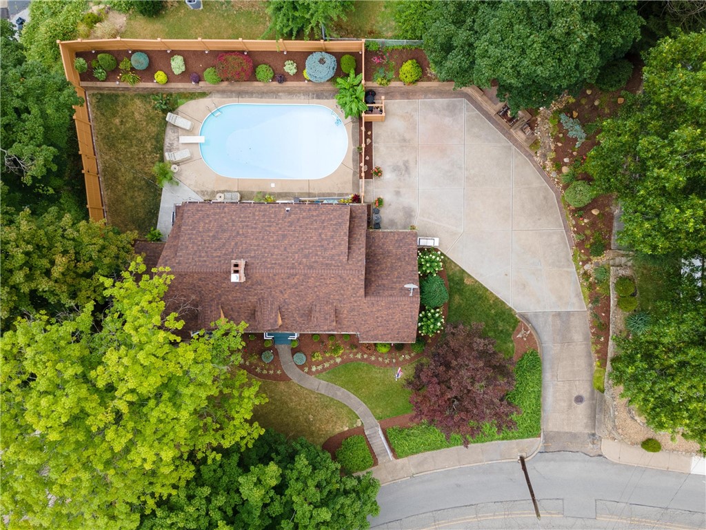 1301 Center Ave