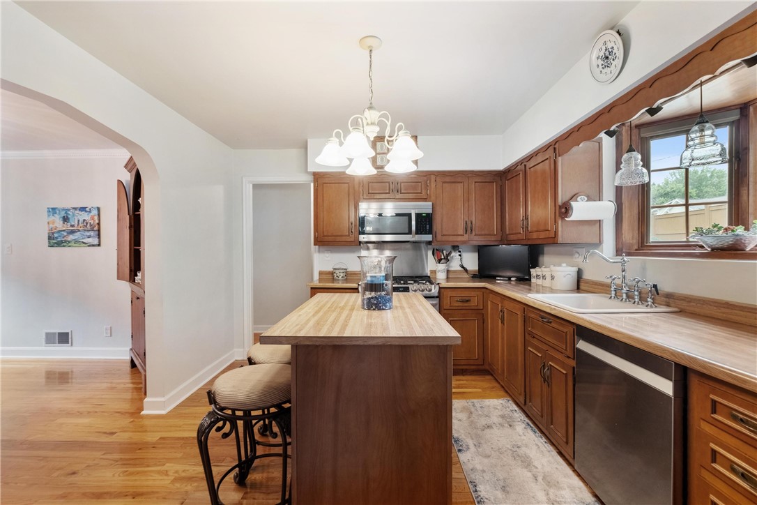 1301 Center Ave
