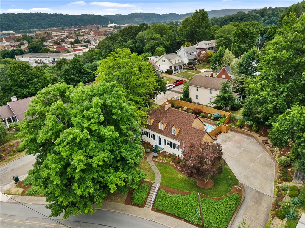 1301 Center Ave