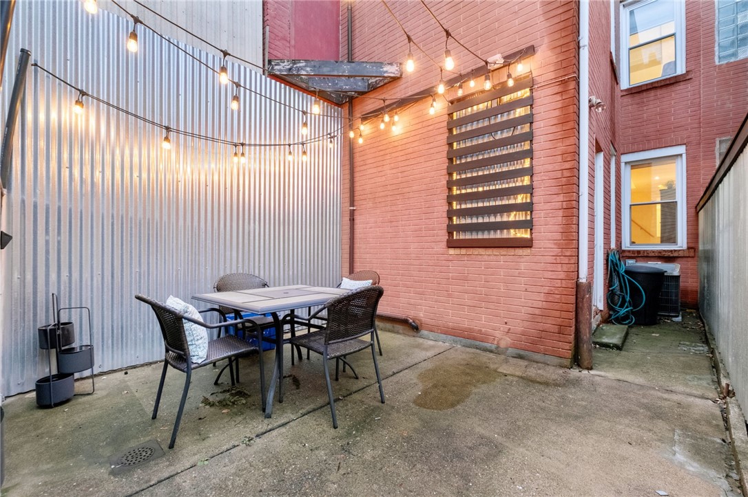 109 S 22nd St
