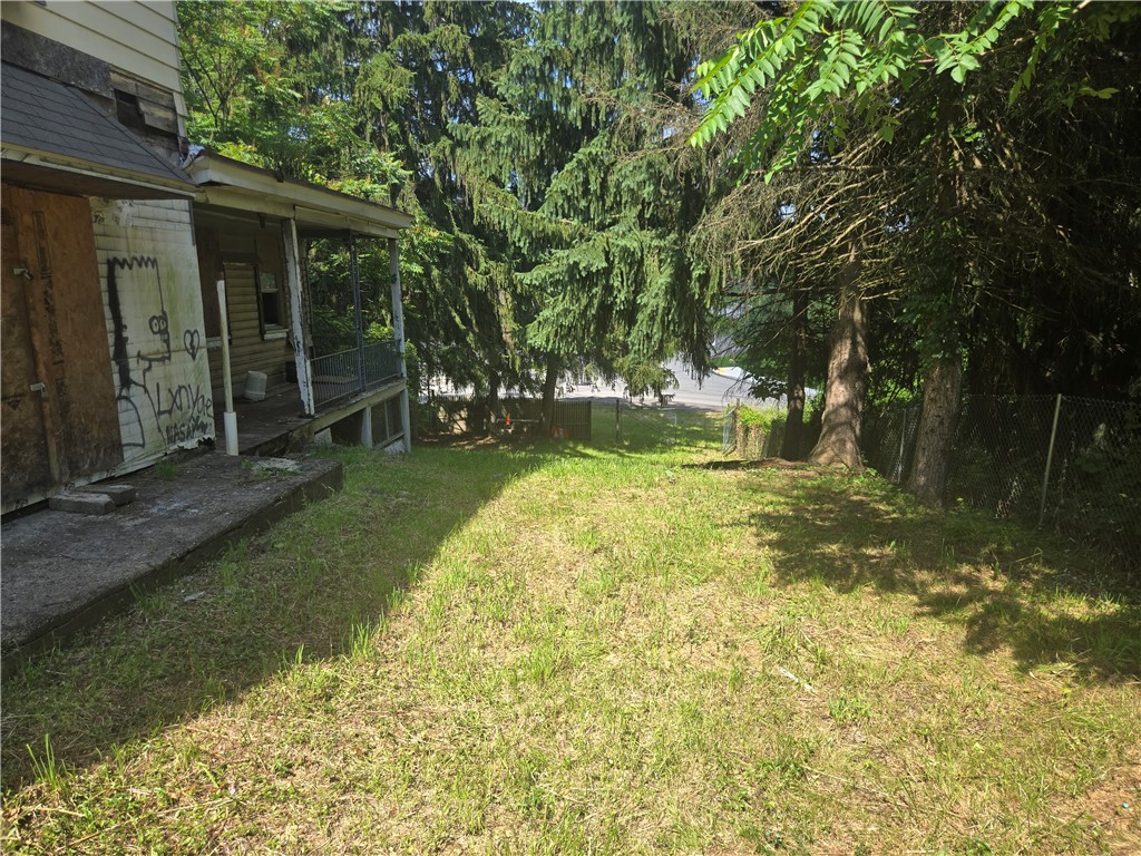 1922 Rhine St