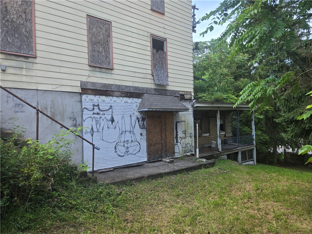 1922 Rhine St