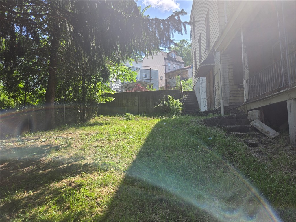 1922 Rhine St