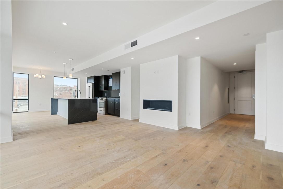2330 Penn Ave 303