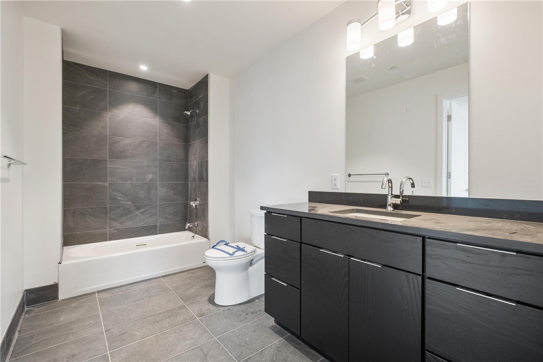 2330 Penn Ave 303