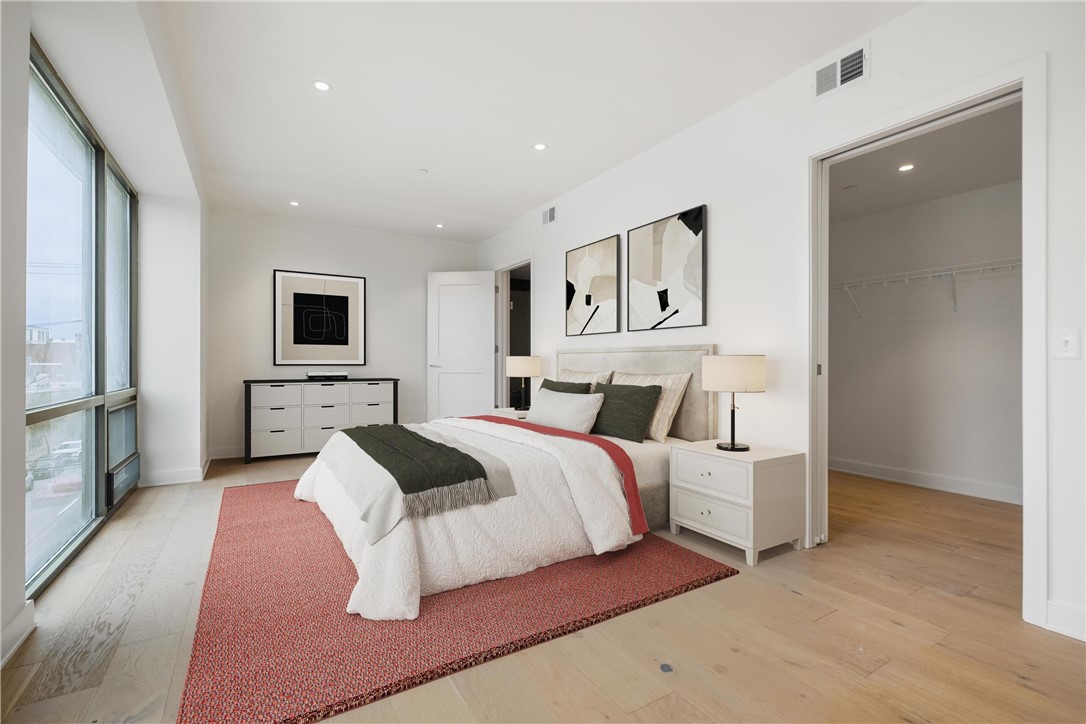 2330 Penn Ave 303