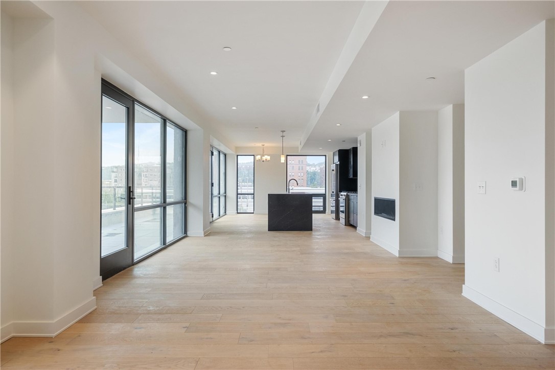 2330 Penn Ave 303