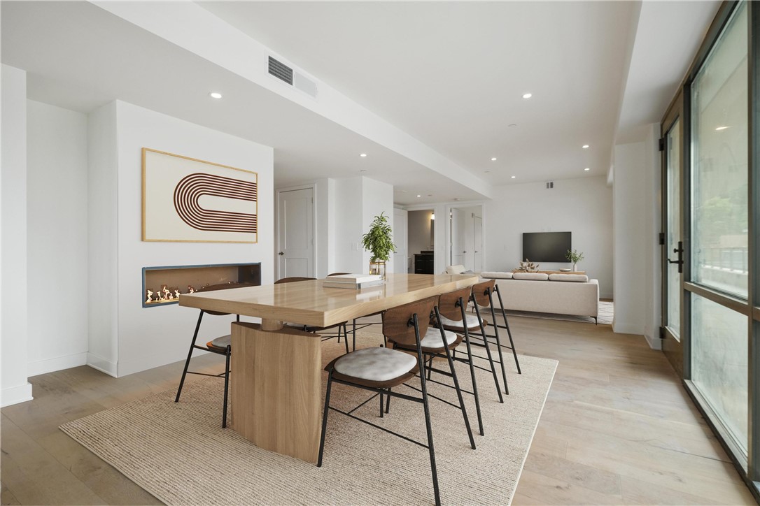 2330 Penn Ave 303