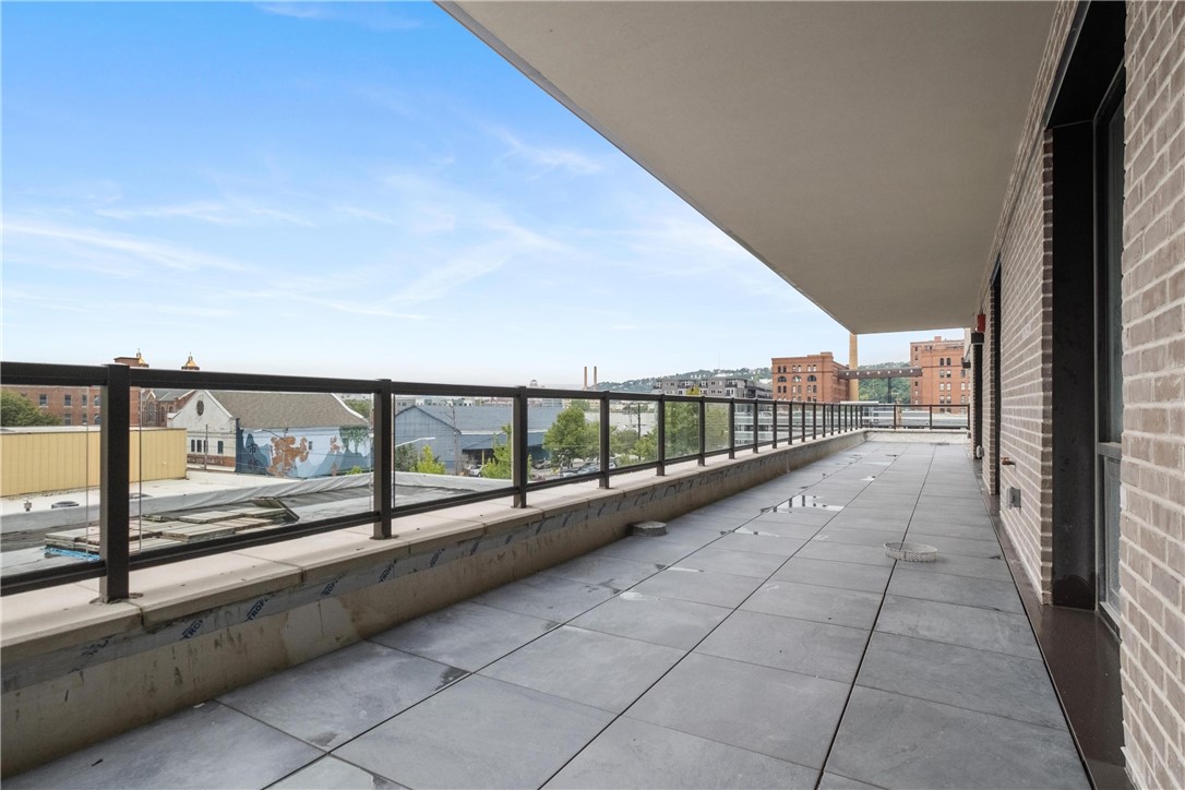 2330 Penn Ave 303