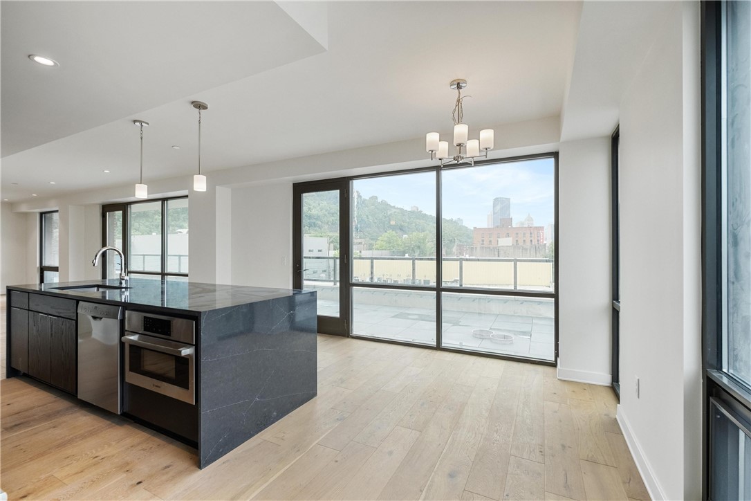 2330 Penn Ave 303