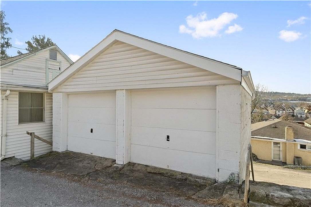 733 Peach Alley
