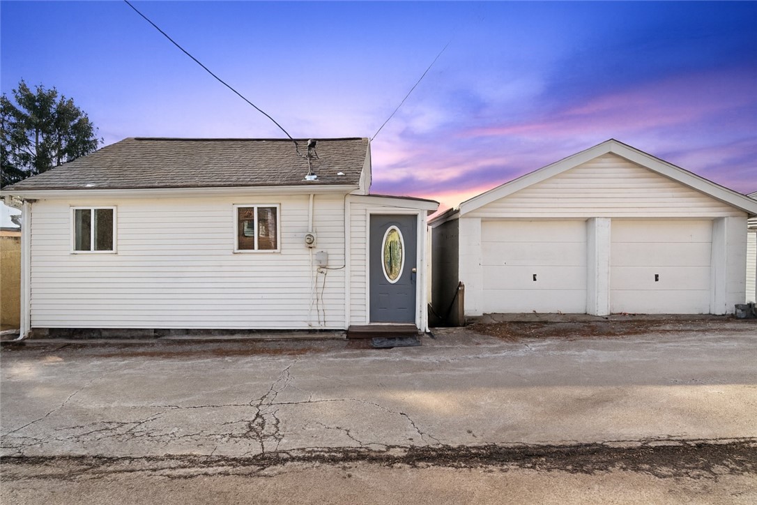 733 Peach Alley
