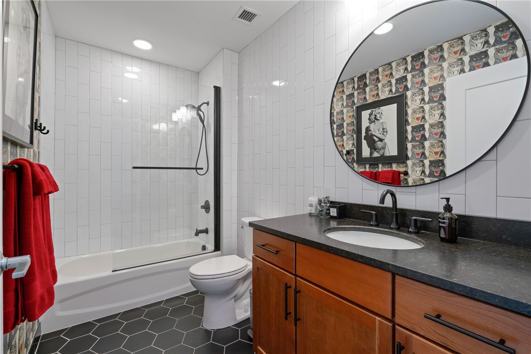 2635 Penn Ave 415