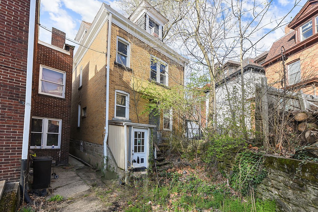 834 Ramsey St