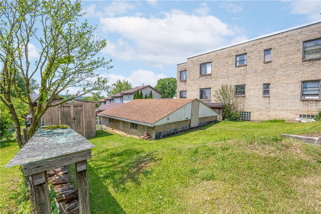 359 Pershing Dr