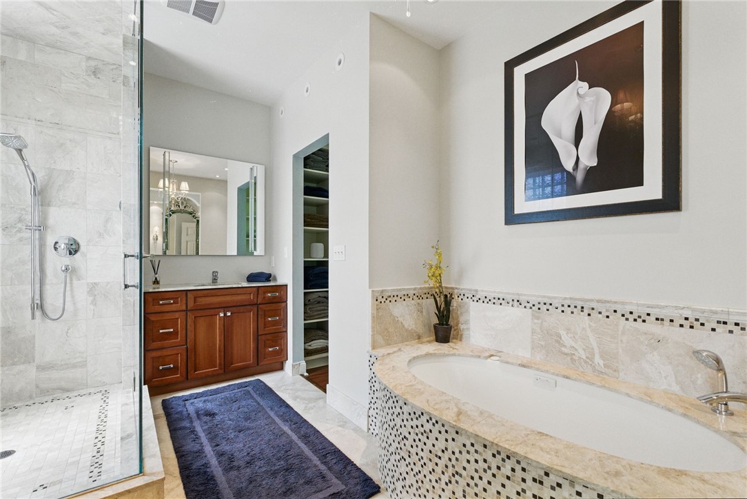 5135 Ellsworth Avenue