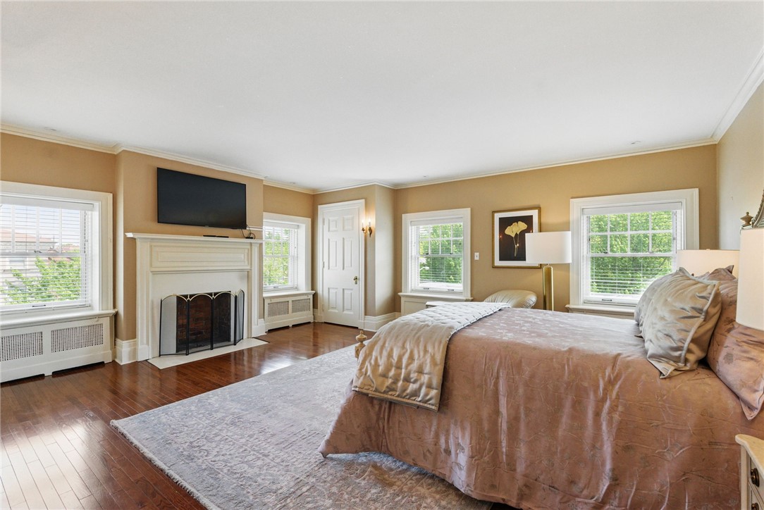 5135 Ellsworth Avenue