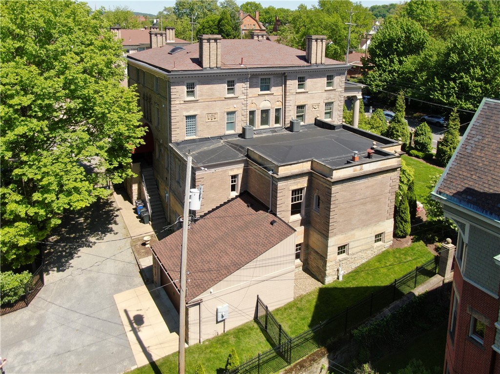 5135 Ellsworth Avenue