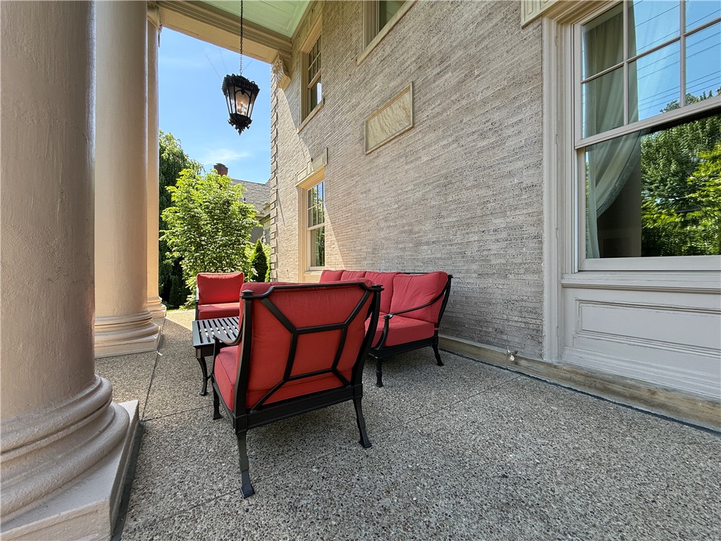 5135 Ellsworth Avenue