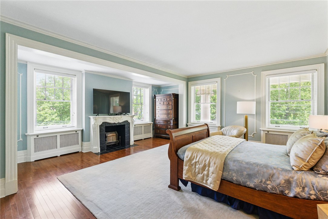 5135 Ellsworth Avenue