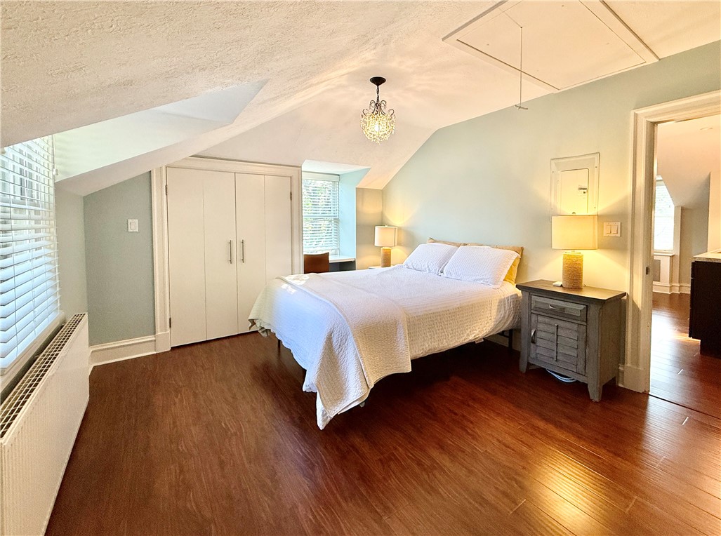 5135 Ellsworth Avenue