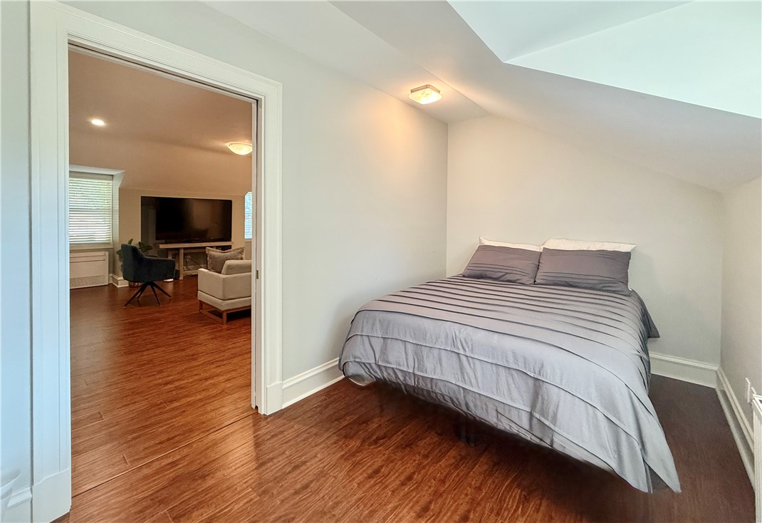 5135 Ellsworth Avenue