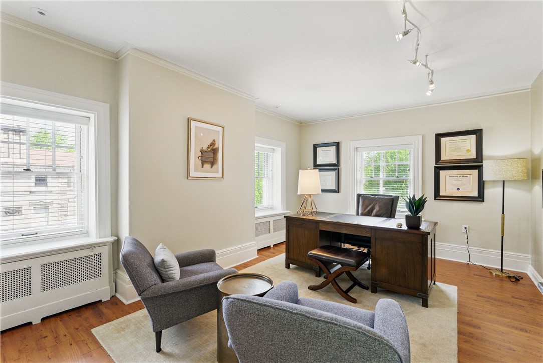 5135 Ellsworth Avenue