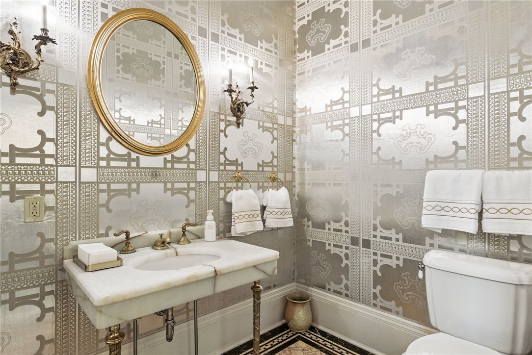 5135 Ellsworth Avenue